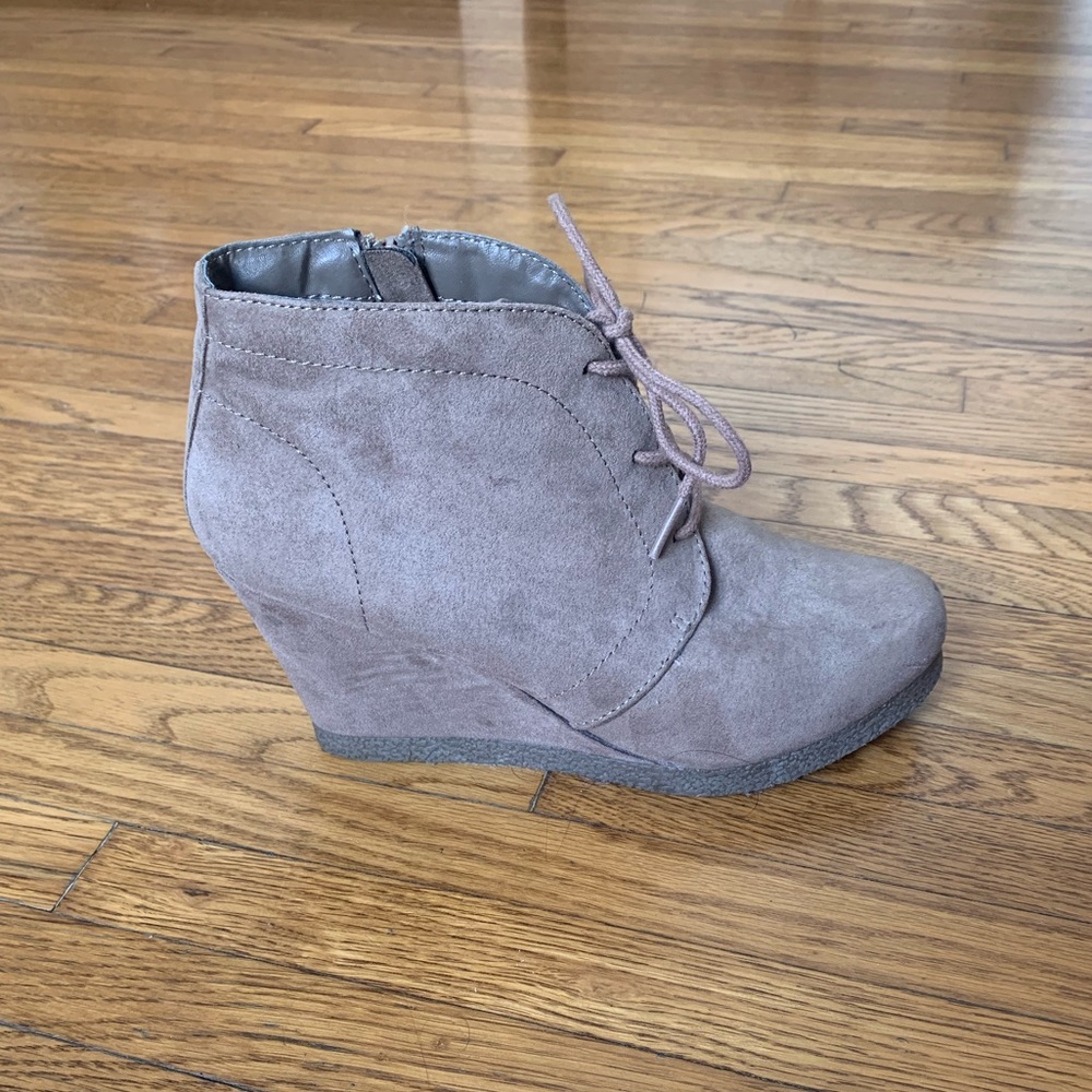 MERONA Light Brown Suede Wedged Boots